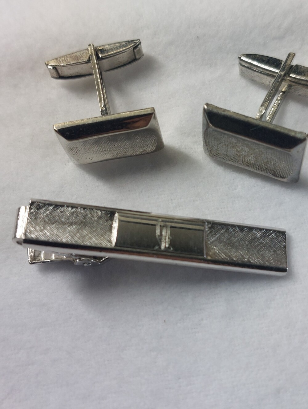 Coordinating Mid-Century Silvertone 3-pc. Tie Clip & Cufflink Set Estate Jewelry